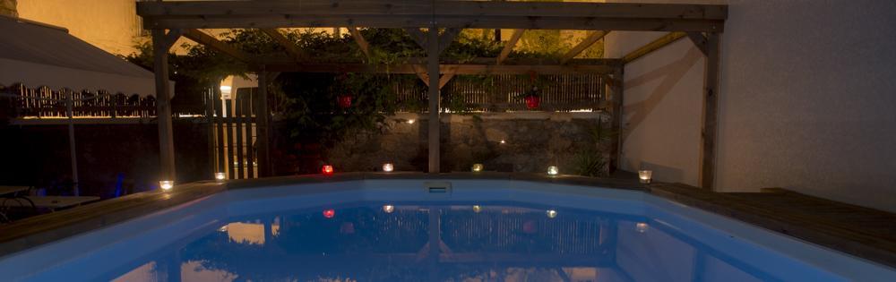 Chez Les Amis Ξενοδοχείο Saint-Nazaire-de-Ladarez Εξωτερικό φωτογραφία